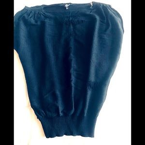 Umgee USA in Stunning Design Navy 💙 Blue Sweater